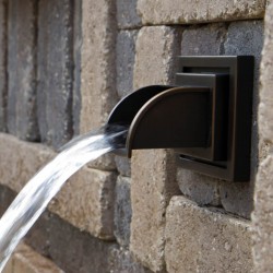 Wylewka Wall Spout Square Bronze Oase-84177 w kamiennej mozaice