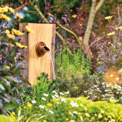 Wall Spout Circle Copper na płycie aranżacyjnej [drewno]