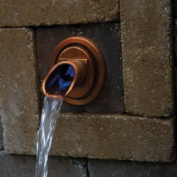 Wall Spout Circle Copper na mozaice kamiennej